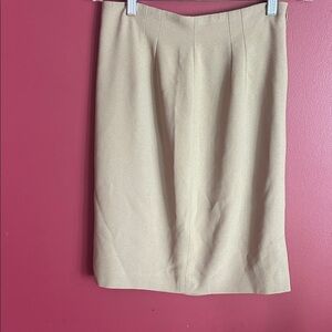 Elegant Jones New York Tan Color Pencil Skirt